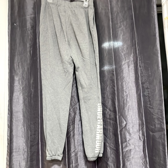 UNDER ARMOUR GREY JOGGER - Picture 2 of 2